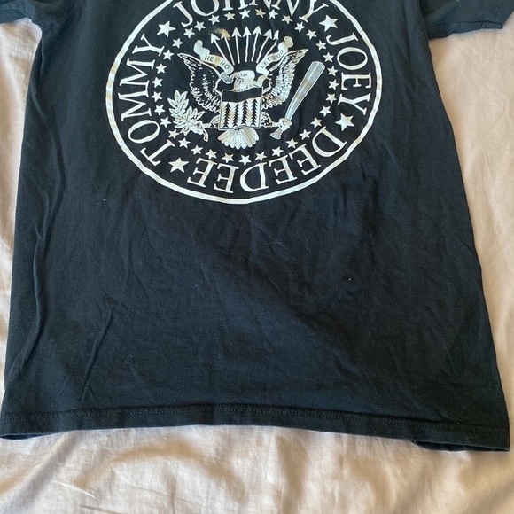Ramone’s Shirt Size Small PRICE FIRM 💥 - Picture 6 of 8